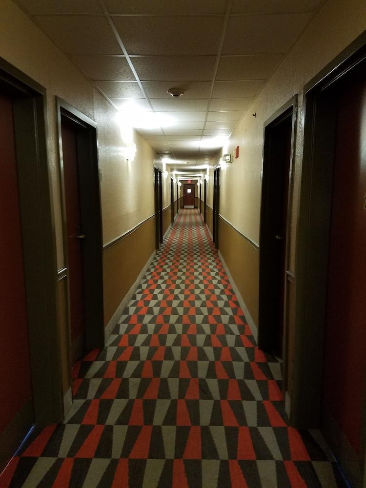 Microtel Inn & Suites By Wyndham Гетлинбург Екстериор снимка