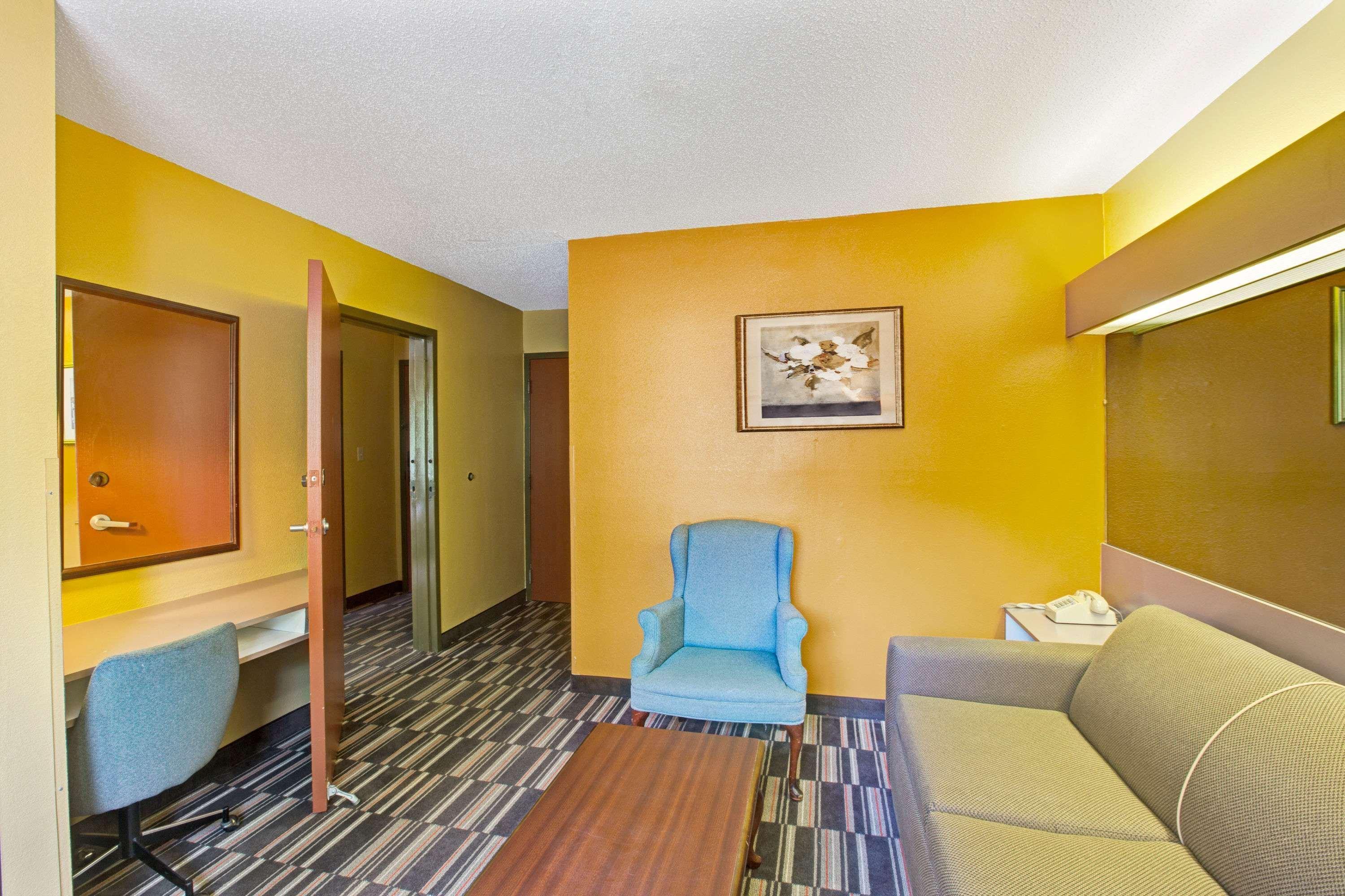 Microtel Inn & Suites By Wyndham Гетлинбург Екстериор снимка