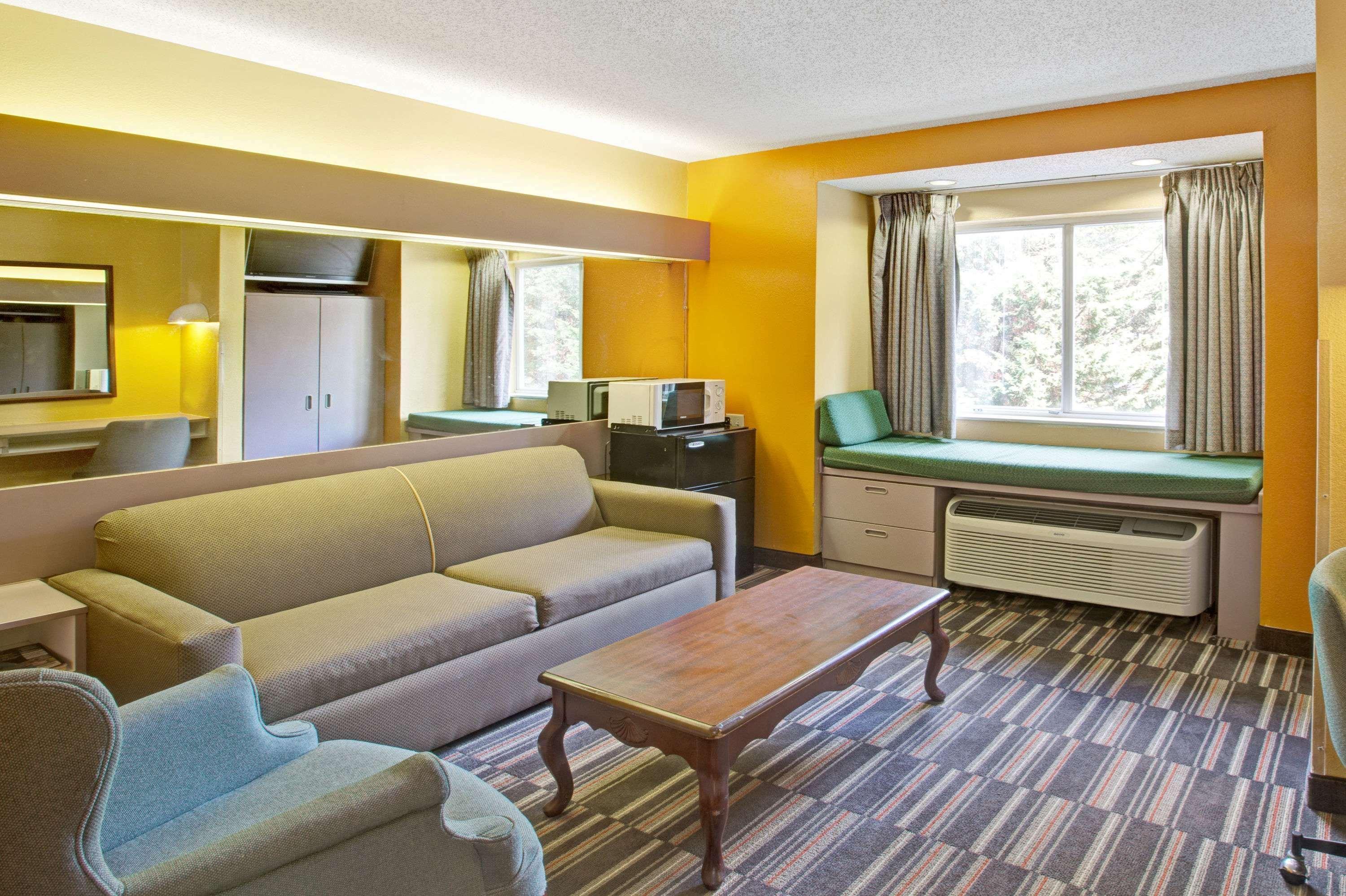 Microtel Inn & Suites By Wyndham Гетлинбург Екстериор снимка
