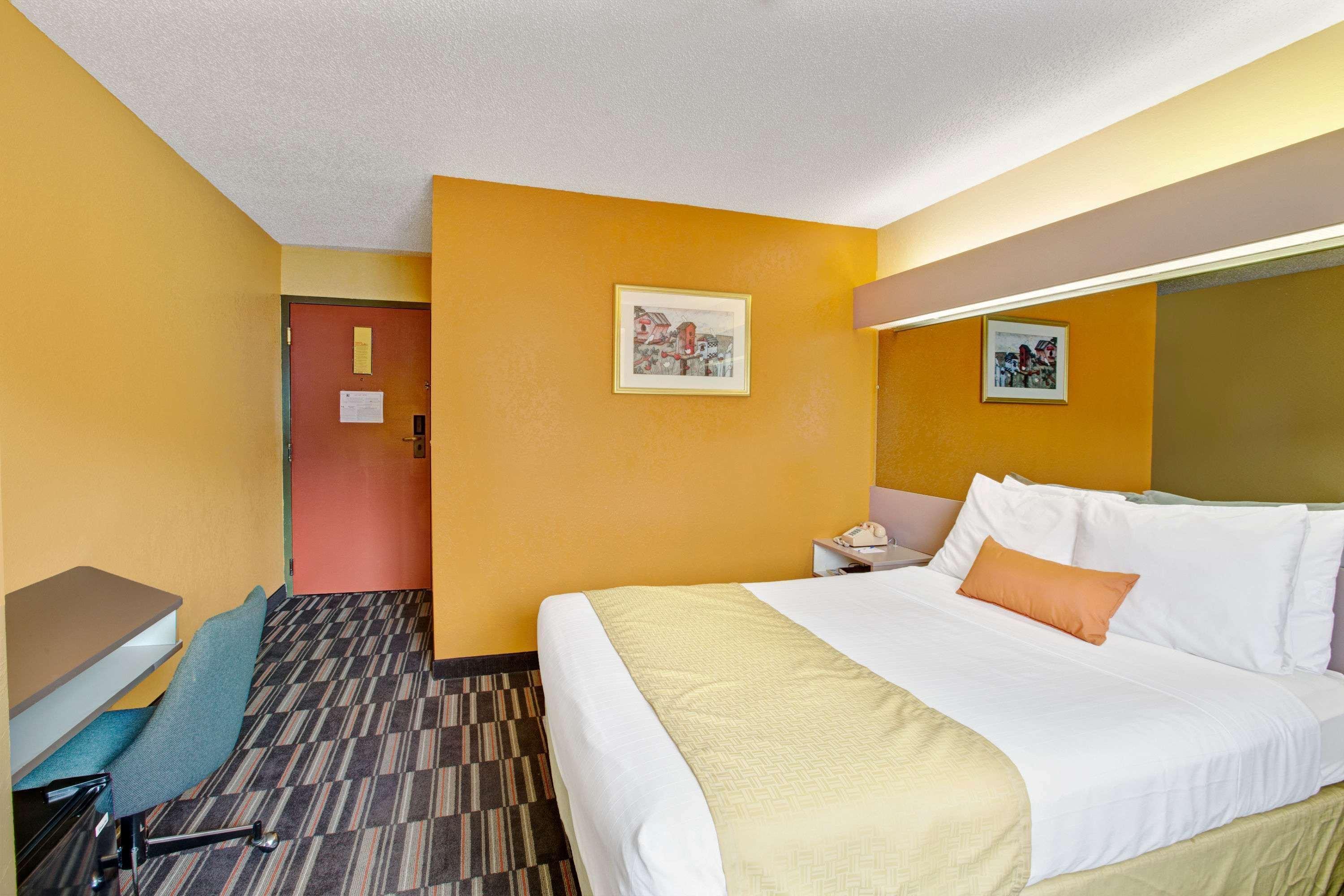 Microtel Inn & Suites By Wyndham Гетлинбург Екстериор снимка